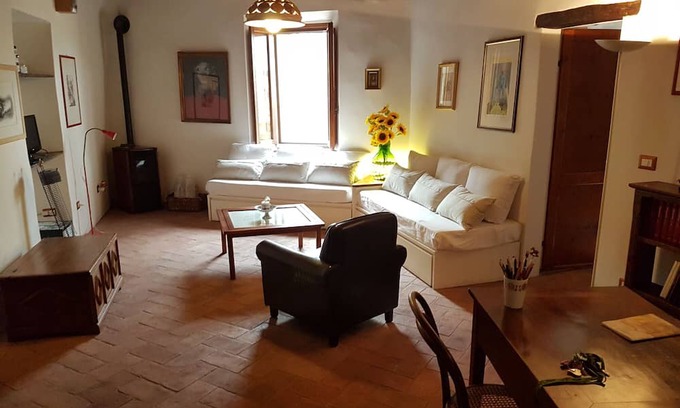 Pitigliano Apartamento | Apartment 'L' Angolino Di Flavia' with Mountain View