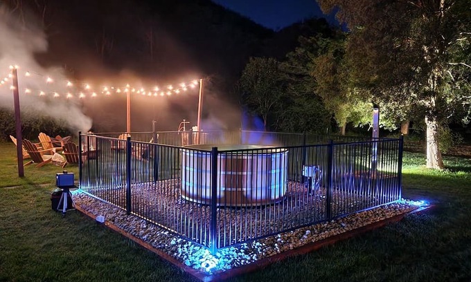 Bright Cabina | Welcome to The Banya Place – an experience like no other.