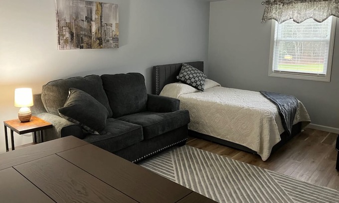 Indiana Apartamento | Cozy Polish Villa on the Farm just minutes from downtown