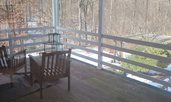 Tracys Landing Otro | Historic Farmhouse 1 mile walk from marinas and farms, close to DC and Annapolis