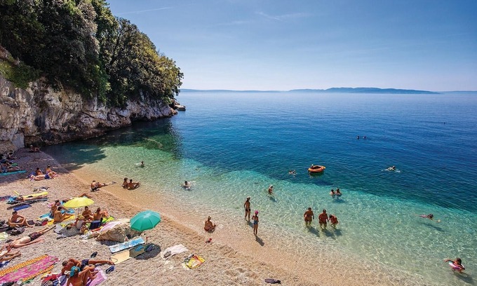 Buzdohanj Casa | Welcome to this bright and family-friendly vacation home in Cavle.
