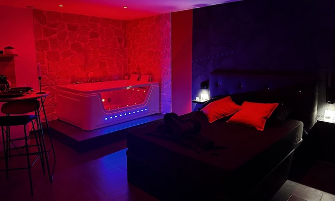 Le Val-d'Ajol Apartamento | Love Room Avec Jacuzzi