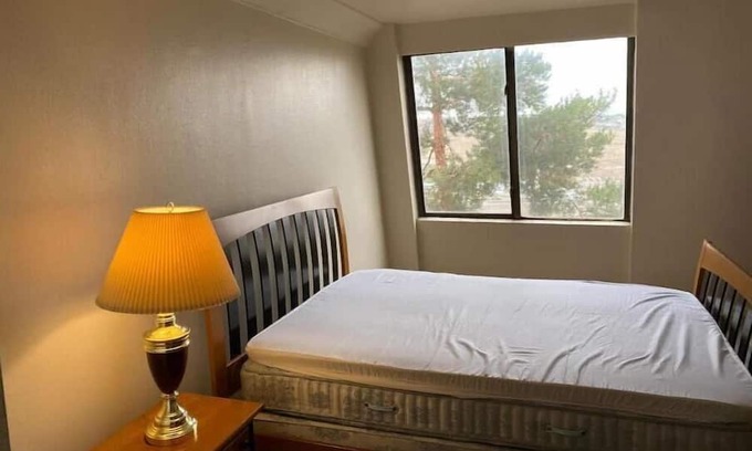 Northeast Reno Condominio | One Bedroom Executive Condo Close to UNR and TMCC