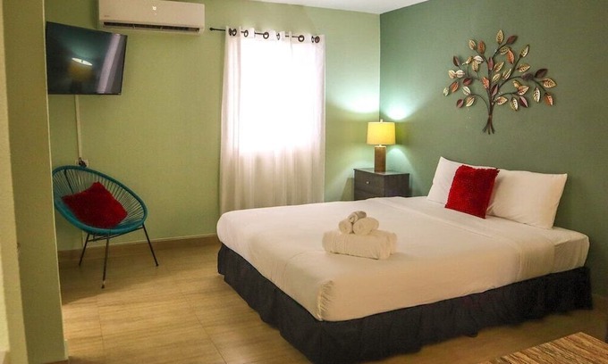 Tamuning Apartamento | Beachfront Studio - Unit 206 Ocean Villa