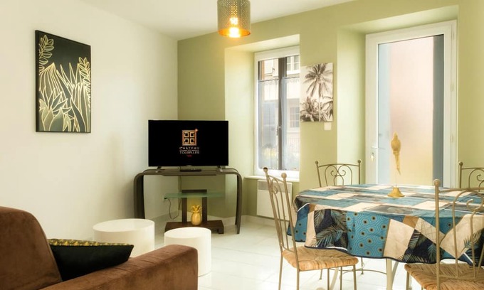 La Gaubretiere Casa | Homerez - House for 4 ppl. with jacuzzi, spa and garden at La Gaubretière