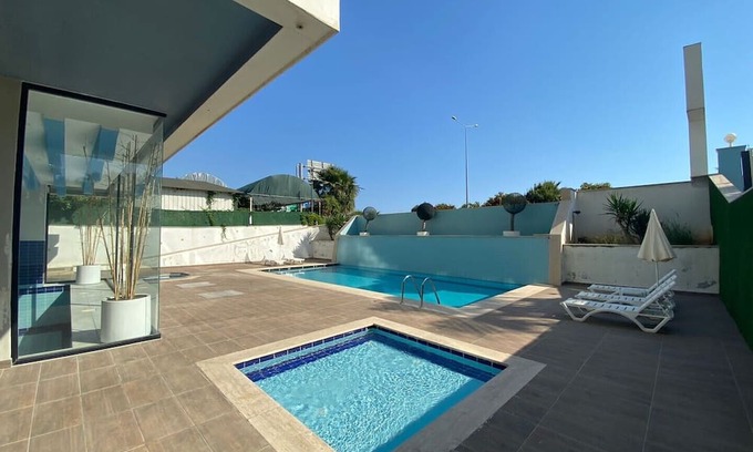 Kestel Apartamento | Luxury Apartment Kestel with shared pool, sauna & hot tub