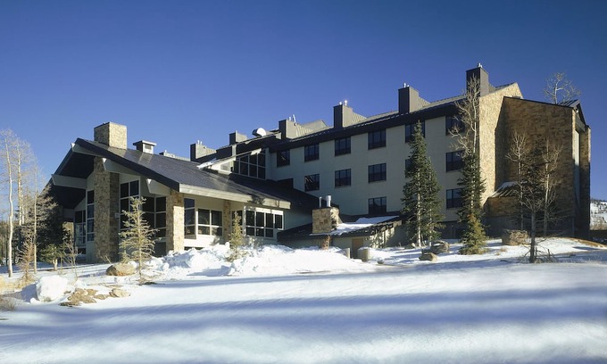 Brian Head Complejo | Cozy home base for your ski vacation just a 2 min walk frm Brians Head Resort.