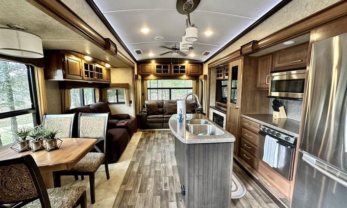 Ringold Alquiler De RV | Cozy getaway with lake view. Pet Friendly/Close to Hochatown