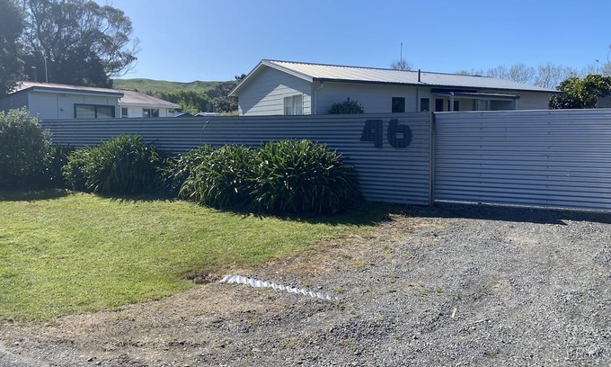 Waimarama Casa | Soak up the sun and enjoy the beach, this family beachhouse is ready for you!