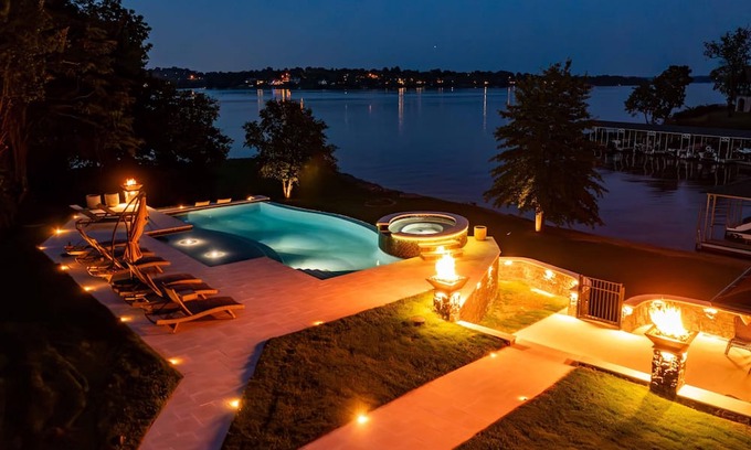 Lakewood Casa | Lakeview Haven Pool, Spa, Gym, Games, Stunning Views! Your Dream Vacation Awaits