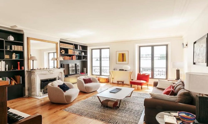 Quartier du Gros-Caillou Apartamento | A LUXURY YET TYPICAL PARISIAN CHARM-A SHORT WALK FROM EIFFEL-RUE SAINT DOMINIQUE