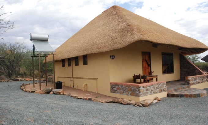 Kamanjab Alquiler De RV | Oppi-Koppi Restcamp