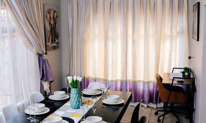 Manzini Casa | Homely, Spacious, Comfy beds, pillows & crisp linen, coffee, private & secure.