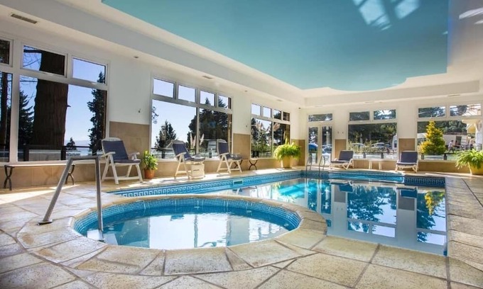 San Carlos de Bariloche Hotel | Room with Scenic Views, Close to Key Attractions with Wellness Area with Hot Tub
