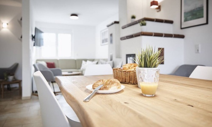 Rust Casa | Holiday Home 'Elsa 180 sqm' with Private Terrace, Private Garden and Wi-Fi
