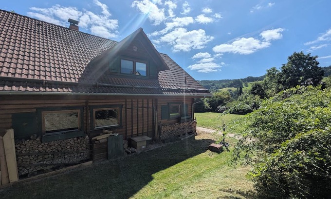 Lippersdorf-Erdmannsdorf Casa | Idyllic wooden house in the countryside