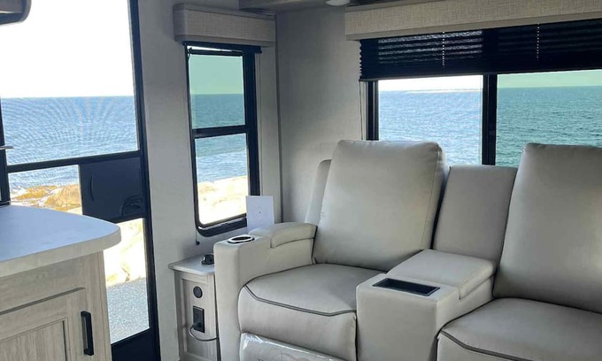 Port Medway Casa | Bold oceanfront! New well equipped trailer set up for your dream vacation!