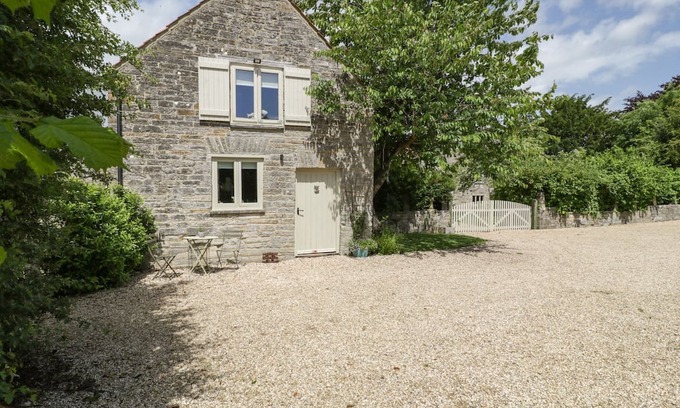 Langport Cabaña | THE END, romantic, character holiday cottage in Langport