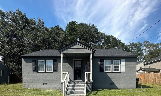 Raeford Casa | Casa Minimal Cottage Pet Friendly w/Fenced Yard