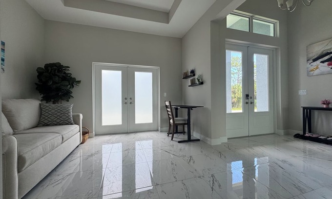 Port Charlotte Casa | Waterfront Canal House - Port Charlotte with AC and Pool