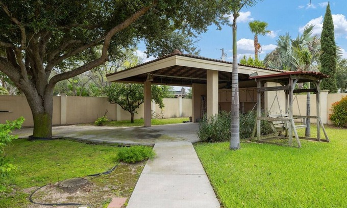 Mission Apartamento | Valley Gateaway! Pool House