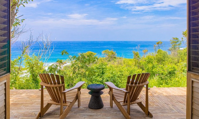 San Agustinillo Villa | Spacious beachside home with pool, tropical garden, and oceanview lounging
