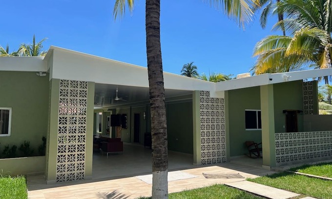Acajutla Casa | Rancho CornoaDelMar Spacious 5 Bedroom Private Beach House w/AC and Hot Water