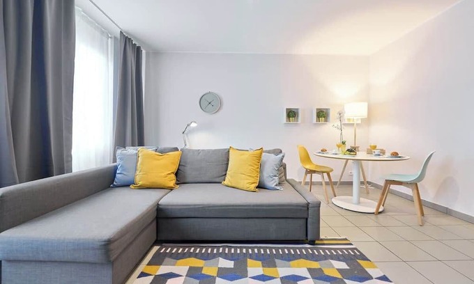 Lower Town Apartamento | Grand Place Central Gem 4