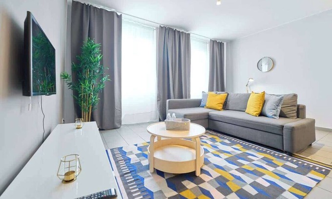 Lower Town Apartamento | Stylish Stay Near Grand Place 3