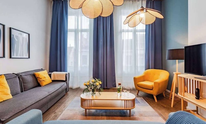 Lower Town Apartamento | Modern Comfort by Grand Place