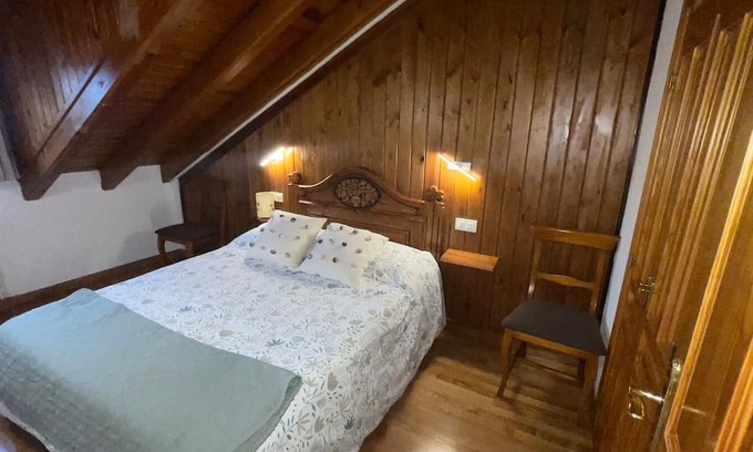 Benasque Apartamento | Cozy penthouse in the center of Benasque