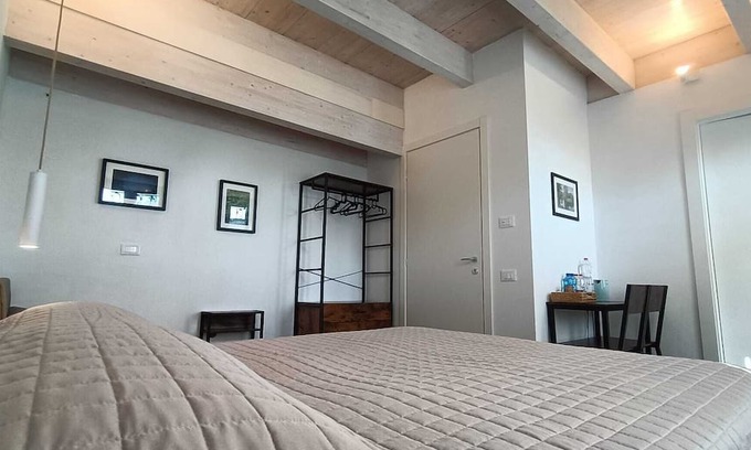 Carbonara al Ticino Cama Y Desayuno | B&B Borgo Tre Case rooms with breakfast, free Wi-Fi and parking