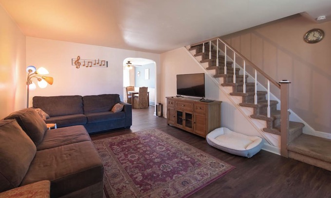 Primos Secane Casa | Yard, Deck, Game Room, Library & Pet Friendly! - 3 bedrooms available