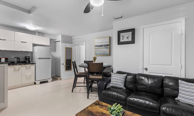 The Roads Cabaña | Soothing cottage Next to Brickell