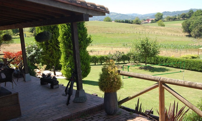 Pruneda Casa | Country House 'La Espinera' with Mountain View, Private Terrace and Wi-Fi
