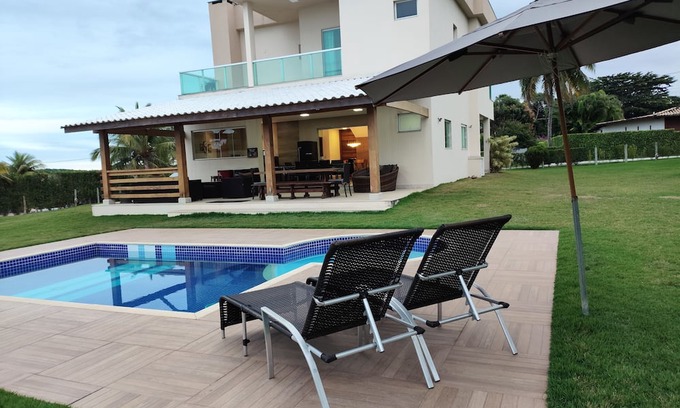 Lameirao Casa | Family home, swimming pool and soccer field, in a gated community.