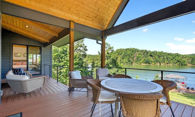 Marion Casa | Dockside of the Moon | Lakefront Luxury, Views & Private Dock