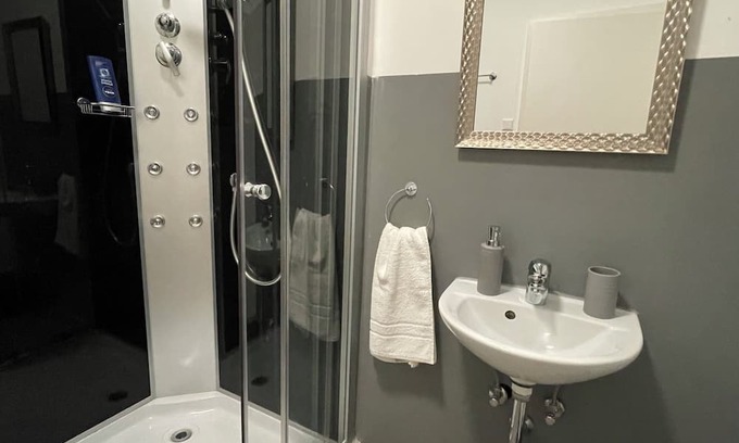 Rathaus Apartamento | Modern & central in the city I kitchen I washing machine I balcony I ideal for companies