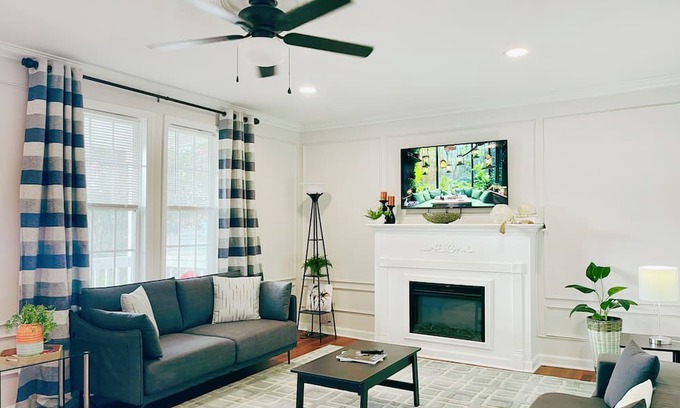 Smithfield Casa | Historic Downtown Gem, 7 mins to Premium Outlets