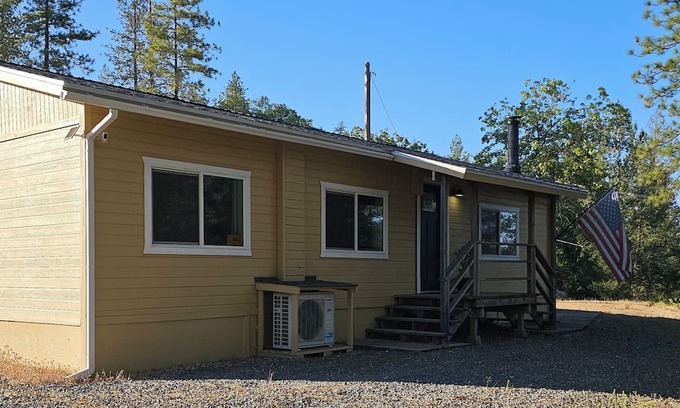 Colfax Cabaña | Charming cottage at Boondok Farms in lovely Colfax