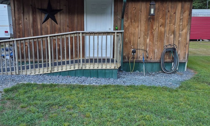 Keslers Cross Lanes Cabina | Cozy 1 bedroom with bunk beds cabin in gorgeous Summersville with AC and heating