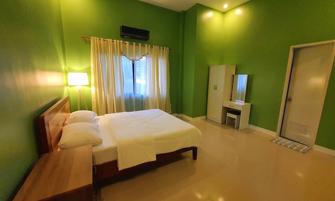 Tawala Casa | Enjoyable 4-bedroom house with AC in Panglao