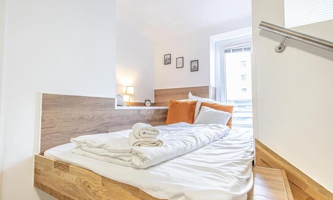 Krems an der Donau Apartamento | Krems Bahnhof Room Air Condition TV shared kitchen