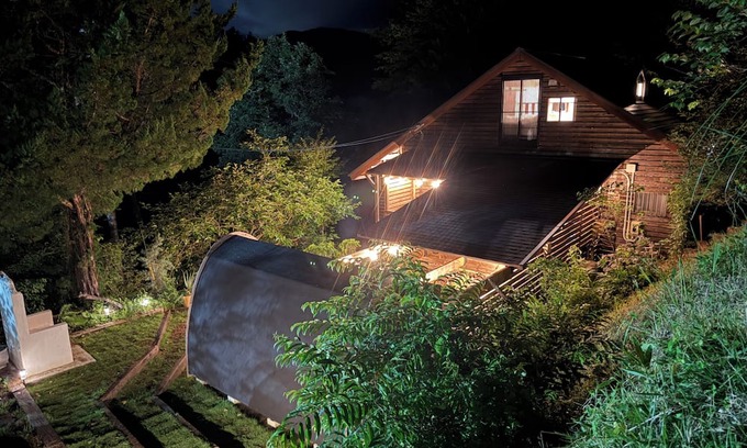 Nakatsugawa Cabina | A small inn with a sauna and a private house for rent in the mountains of a quiet retreat in a town with a samurai road, an inn town of Nakasendo, with the option of barbecuing gibier and bonfires.