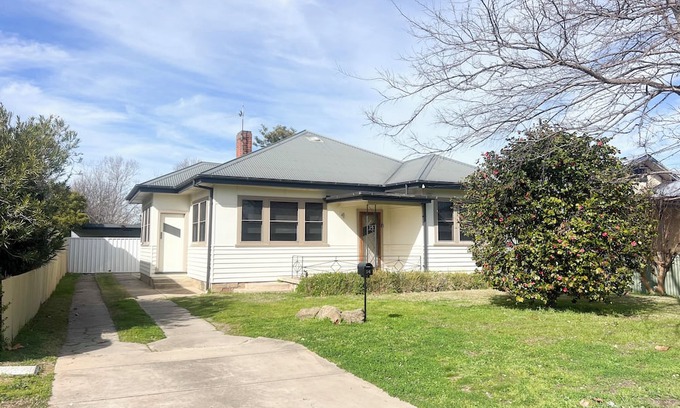 Wagga Wagga Casa | 14 Rhoda Avenue, Wagga Wagga