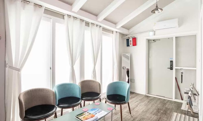 Seogyo-dong Apartamento | COZY - 2 Bedrooms - Elevator/Terrace in Heart of Hongdae- 4 mins walk to subway