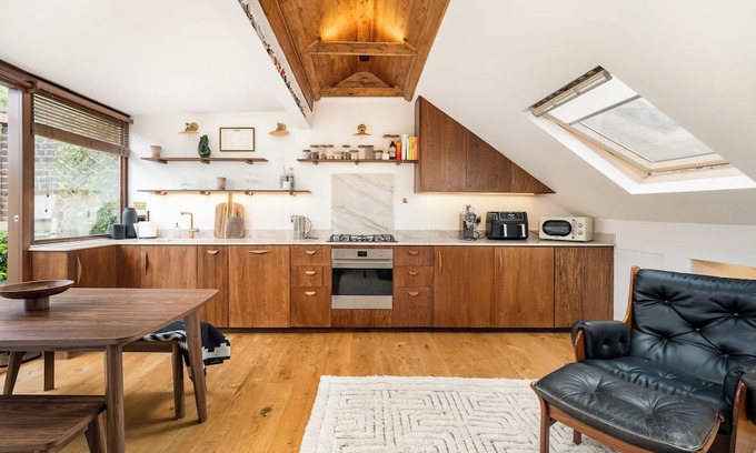 Hackney Casa | The Art Deco Escape, Hackney and Close to Central