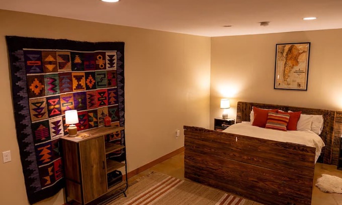 Howard Cabina | LUXURY LODGE ON THE ARKANSAS RIVER NEAR SALIDA COLORADO