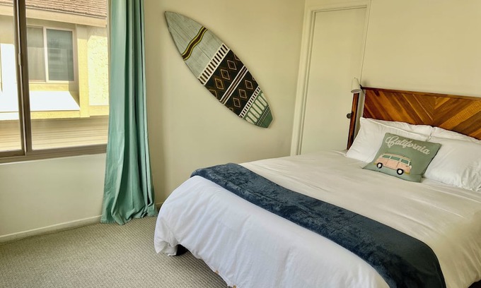 Hollywood Beach Condominio | Perfect 2-bedroom beach condo in Oxnard