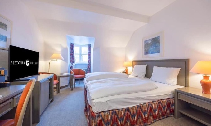 Heiligenhaus Hotel | Modern Unit With Garden Near Herminghauspark Free Parking Pet Friendly